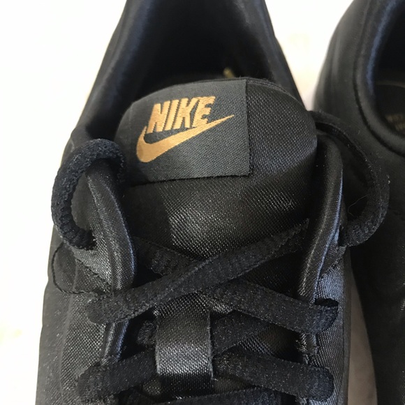 NEW Women’s Nike Tanjun Running Shoes - Picture 4 of 8